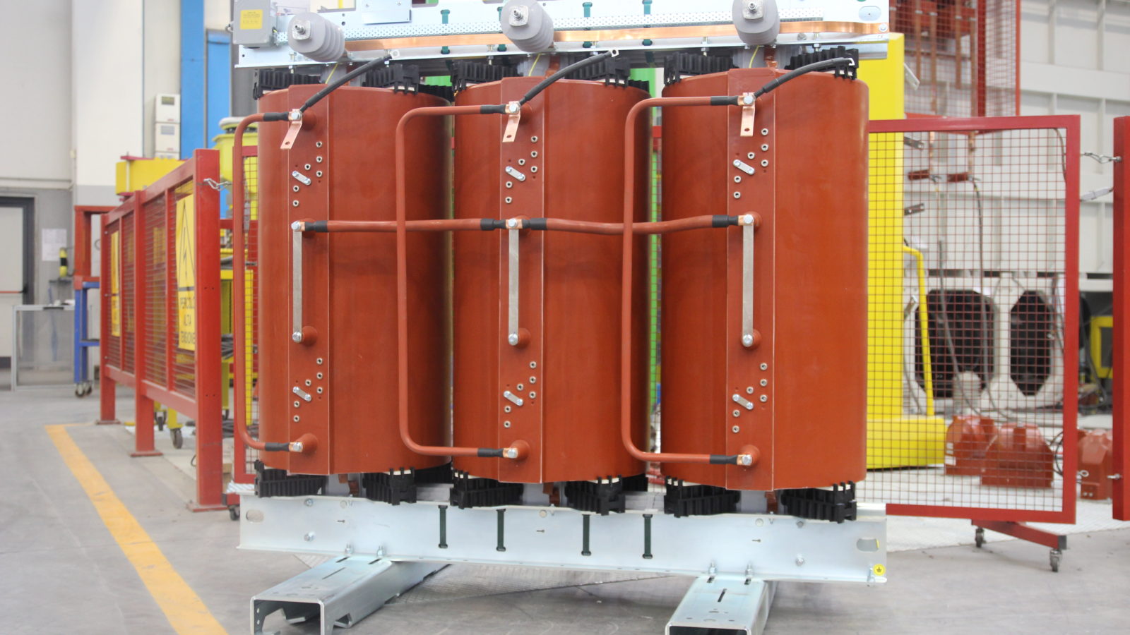 Traction transformer